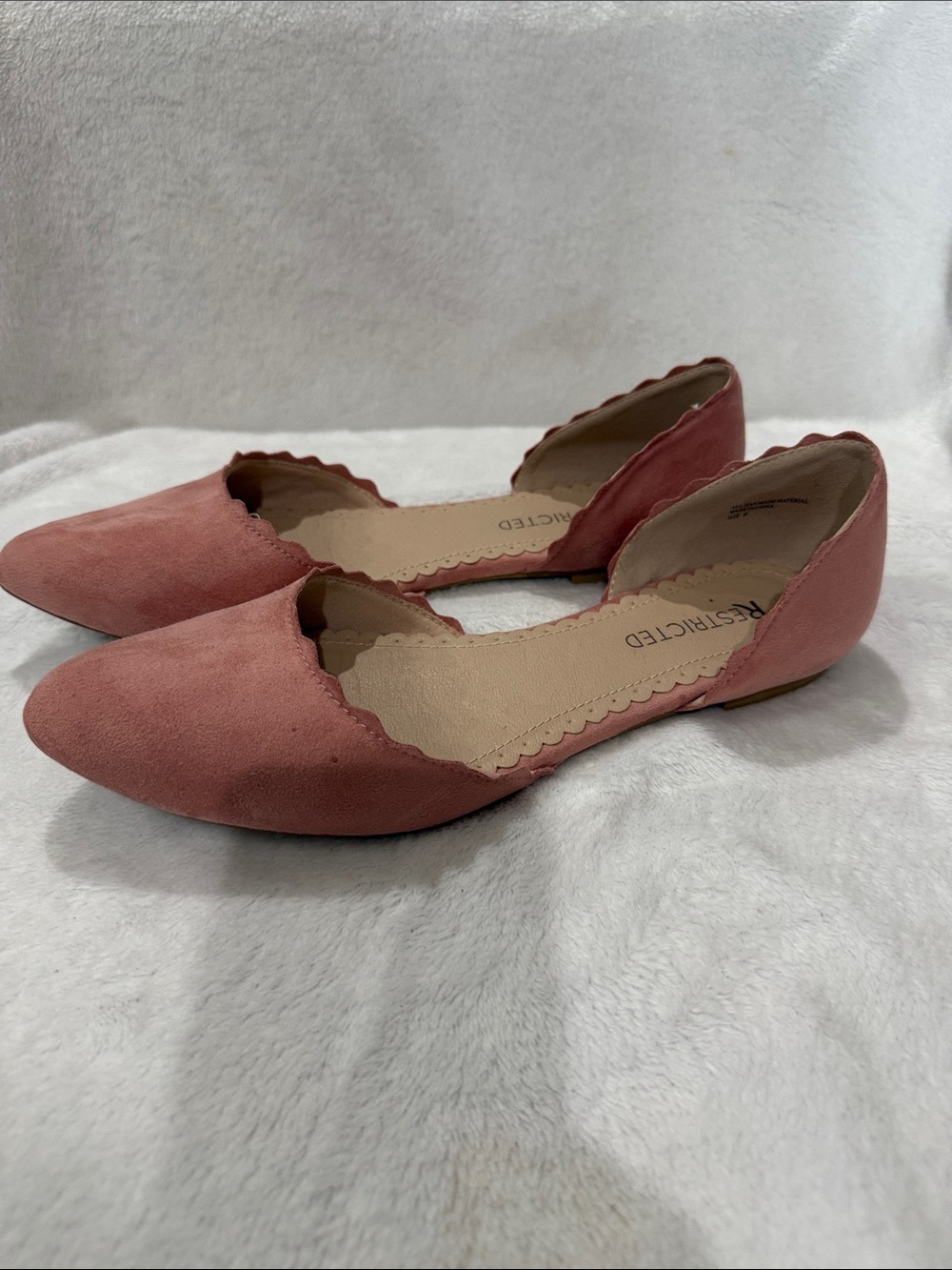 Restricted Women's Scalloped Pointed Toe Flats in Dusty Rose